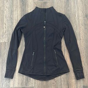 LULULEMON JACKET. BLACK, SIZE 4!  LOOK!